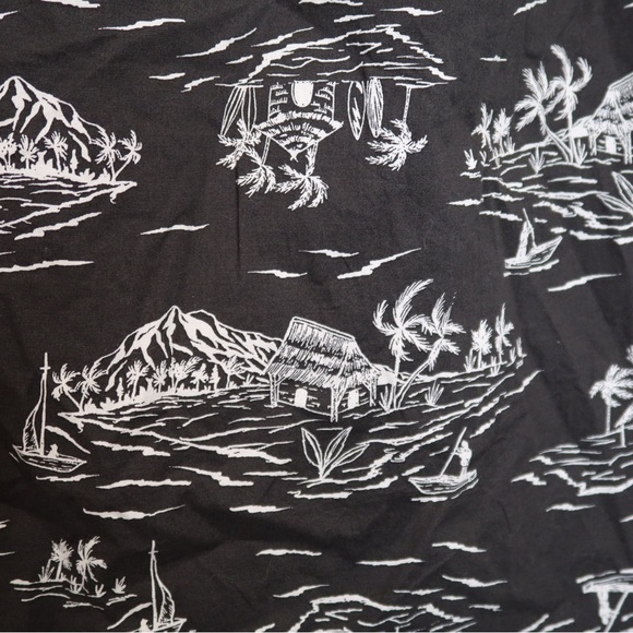 Old Navy Island Print Short Sleeve Button Up - Picture 3 of 4